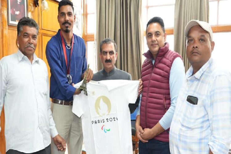 Paris Paralympics silver medalist Nishad Kumar met CM Sukhu