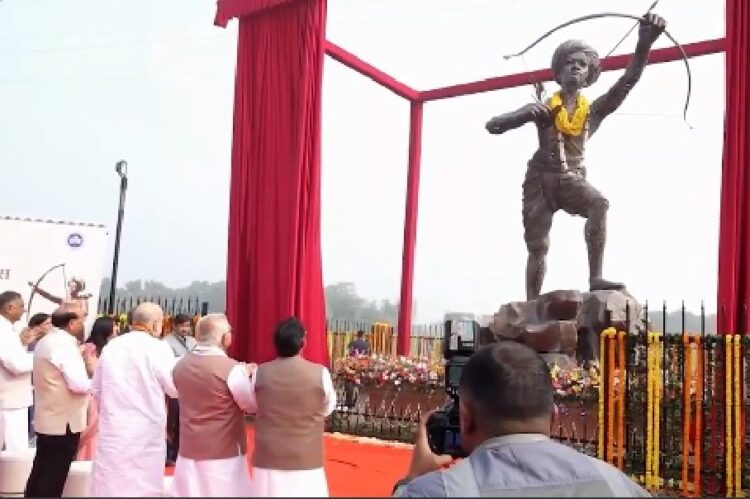 Amit Shah unveils the statue of Lord Birsa Munda in Delhi