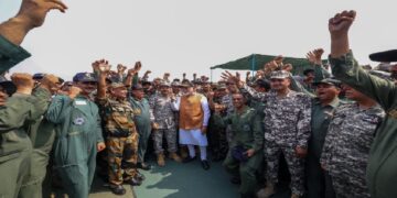 PM मोदी ने आदमपुर एयरफोर्स स्टेशन का किया दौरा