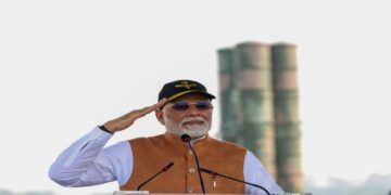 'हमले का जवाब भारत अपनी शर्तों पर देगा', PM मोदी ने आदमपुर से आतंक को दिया कड़ा संदेश